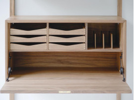 Mid modern scandinavian shelving system in oak, model Royal System by Poul Cadovius, new edition. 