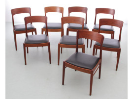 Mid-Century modern scandinavian set of 8 teck chairs model 26 by Henning Kjærnulf.