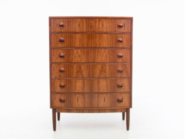 Mid-Century modern Scandinavian chest of drawers in Rio rosewood. 6 drawers