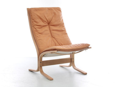 Mid modern century Siesta Fiora loungechair, hight back by Ingmar Relling. New edition