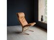 Mid modern century Siesta Fiora loungechair, hight back by Ingmar Relling. New edition