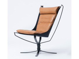 Fauteuil scandinave  Falcon phoenix, dossier haut de Sigurd Resell. Nouvelle édition.