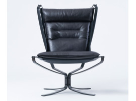 Fauteuil scandinave  Falcon phoenix, dossier haut de Sigurd Resell. Nouvelle édition.