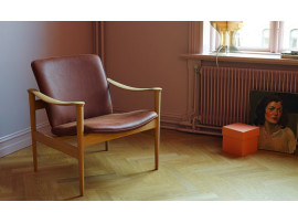 Fauteuil scandinave modèle 711. Nouvelle édition