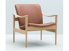 Mid-Century  modern scandinavian 711 loungechair by Fredrik Kayser. New edition