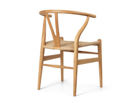 Chaise scandinave  Wishbone ou CH 24. Série limitée Anniversaire 2023