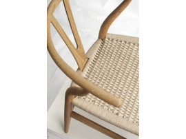 Chaise scandinave  Wishbone ou CH 24. Série limitée Anniversaire 2023