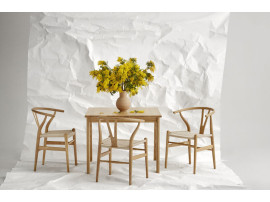 Chaise scandinave  Wishbone ou CH 24. Série limitée Anniversaire 2023