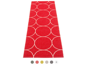 Tapis scandinave en plastique Pappelina modèle Boo