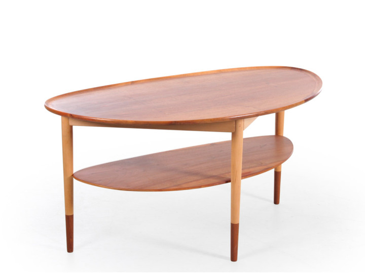 Table basse scandinave ou table d'appoint demi lune en noyer