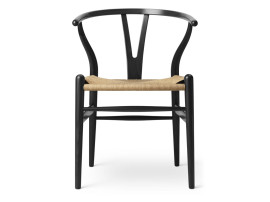 Chaise modèle Wishbone ou CH24 en chêne laqué noir. Edition neuve.