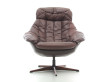 Fauteuil scandinave pivotant en cuir