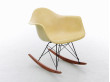 RAR Rocking Chair Eames jaune pâle original et vintage - Herman Miller