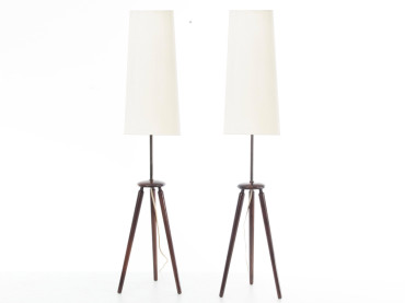 Paire de lampes à poser scandinaves tripodes en palissandre de Rio