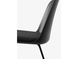 Chaise scandinave modèle Rely HW7