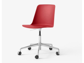 Chaise scandinave modèle Rely HW21. Pied pivotant et roulettes