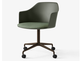 Fauteuil de bureau scandinave modèle Rely HW49  pivotant à roulette