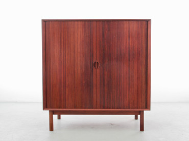 Petit buffet scandinave en teck massif à portes rideau Modèle 301 peter hvidt Søborg