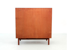 Petit buffet scandinave en teck massif à portes rideau Modèle 301 peter hvidt Søborg