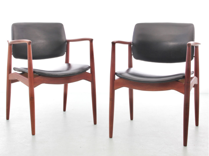 Paire de fauteuils scandinaves en palissandre de Rio modèle 66 Erik Buck