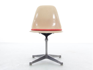 Suite de 4 chaises Space Age pivotantes. Revêtement d’origine. Charles Eames - Herman Miller