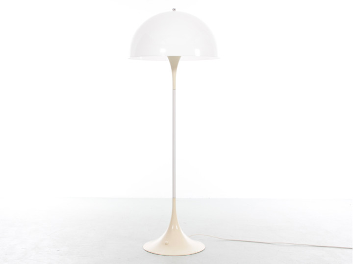 Lampadaire scandinave modèle Panthella, première édition