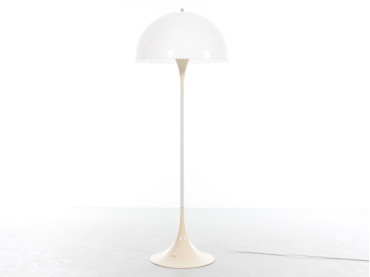 Lampadaire scandinave modèle Panthella, première édition