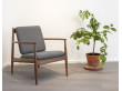 Fauteuil scandinave GJ 118, noyer, édition neuve Fauteuil scandinave GJ 118, noyer, édition neuve