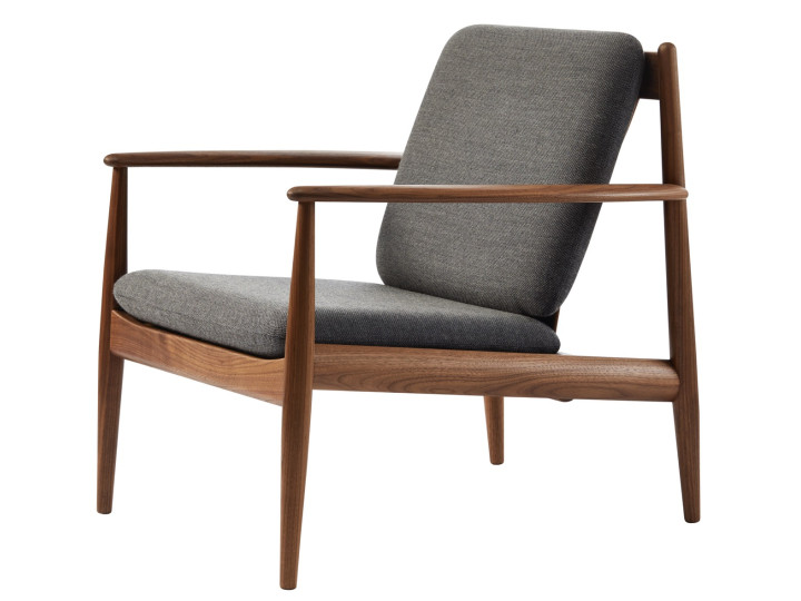 Fauteuil scandinave GJ 118, noyer, édition neuve Fauteuil scandinave GJ 118, noyer, édition neuve