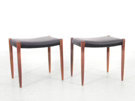 Paire de tabourets scandinaves Niels Moller N° 80A. Noyer et cuir. nouvelle édition