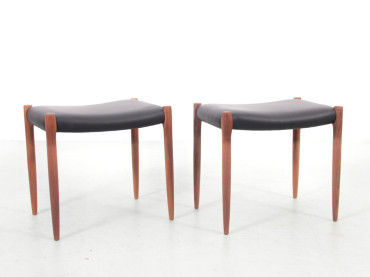 Paire de tabourets scandinaves Niels Moller N° 80A. Noyer et cuir. nouvelle édition