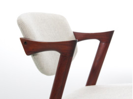 Suite de 10 chaises scandinaves en palissandre de Rio modele 42