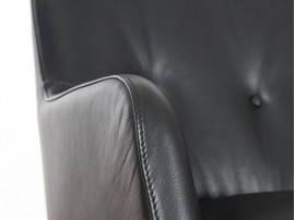 Fauteuil scandinave model AV 53 en cuir