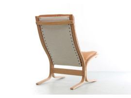 Mid modern century Siesta Fiora loungechair, hight back by Ingmar Relling. New edition