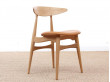 Chaise scandinave modèle CH 33 assise rembourrée. Edition neuve.