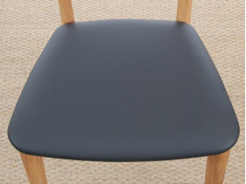 Chaise scandinave modèle Peter, nouvelle édition.