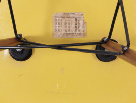 Suite de 4 chaises DSW Charles Eames - fibre de verre jaune édition Herman Miller