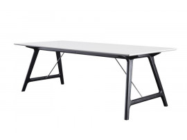 Table de repas  scandinave à rallonge modèle T7. 220 cm à 420 cm. 8/16 pers