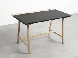 Scandinavian Desk, model D1. 3 top colours.