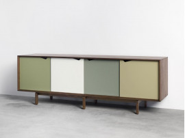 Enfilade scandinave modèle S1 noyer. Plusieurs coloris disponibles pour les portes. 