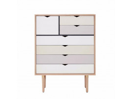 Buffet scandinave modèle S8 multicolore.