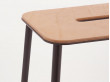 Adam Bar Stool. H65 cm ou H76 cm. Assise rectangulaire en cuir naturel et piètement noir ou blanc. 