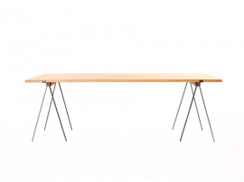 Table scandinave modèle Trestle. 6-10 personnes. 