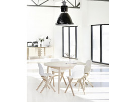 Extendable round dining table model 122, 6/10 seats