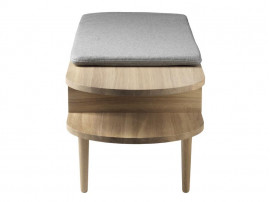 Banc scandinave modèle Radius. 