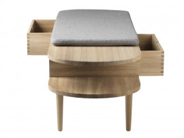 Banc scandinave modèle Radius. 