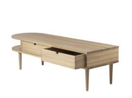 Banc scandinave modèle Radius. 