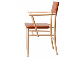 Fauteuil scandinave modèle Madonna II. Cuir.