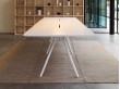 Table de réunion scandinave modèle Camelot 6250. 4 tailles disponibles. De 200 cm à 590 cm