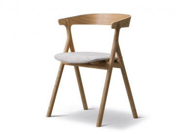 Yksi Chair model 3341